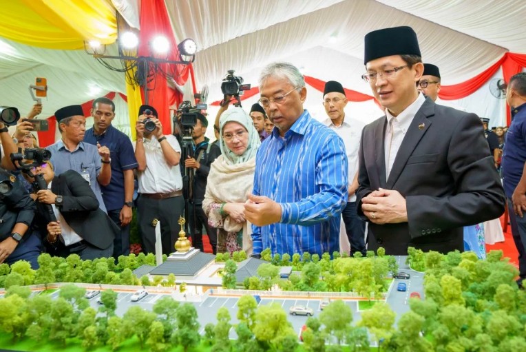 Agong sempurna pecah tanah surau IPD Cameron Highlands