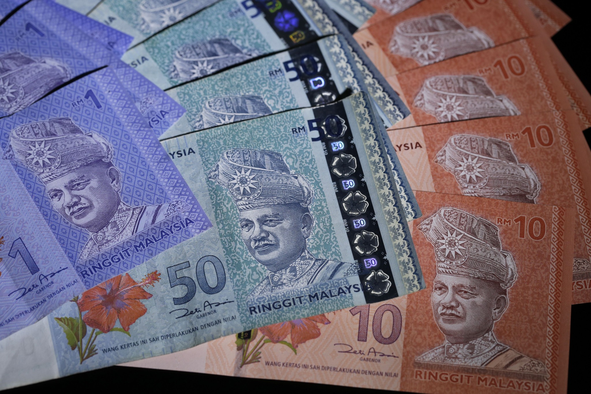 Ringgit continues uptrend at opening