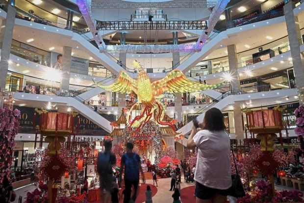 Poll: Malaysians spend 9% more in Lunar New Year