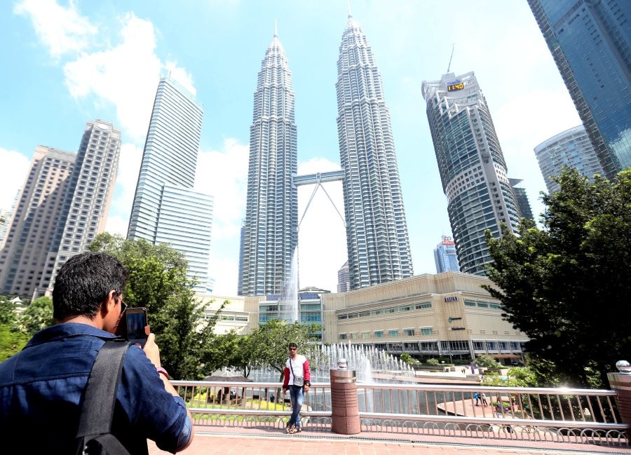 Malaysian economy growth outlook revised to 4.8 pct from 4.2 pct