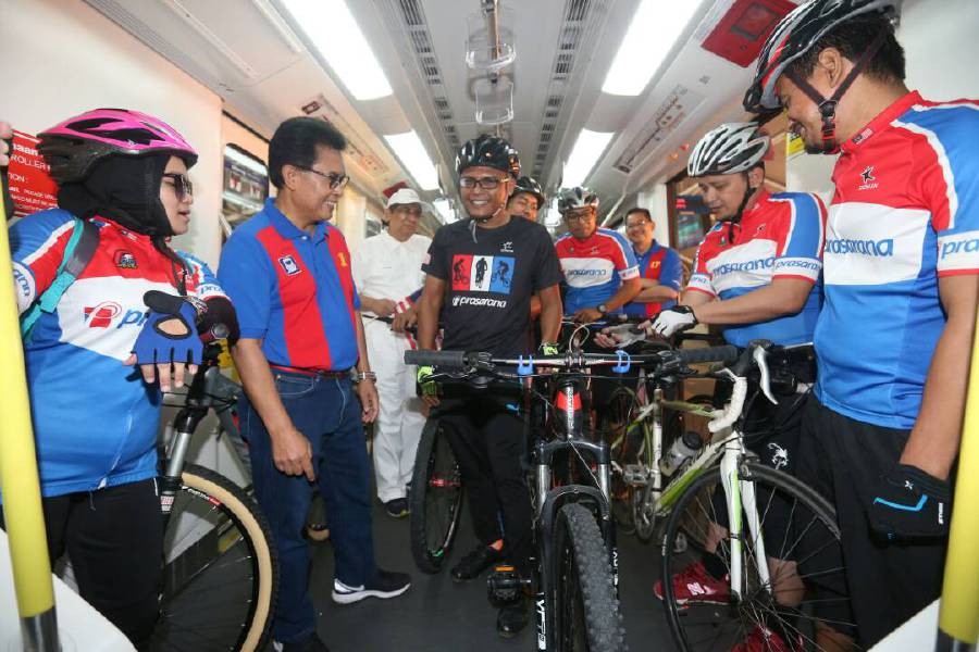 Rapid Rail Allows Full-Sized Bikes On LRT On Two Sundays A Month